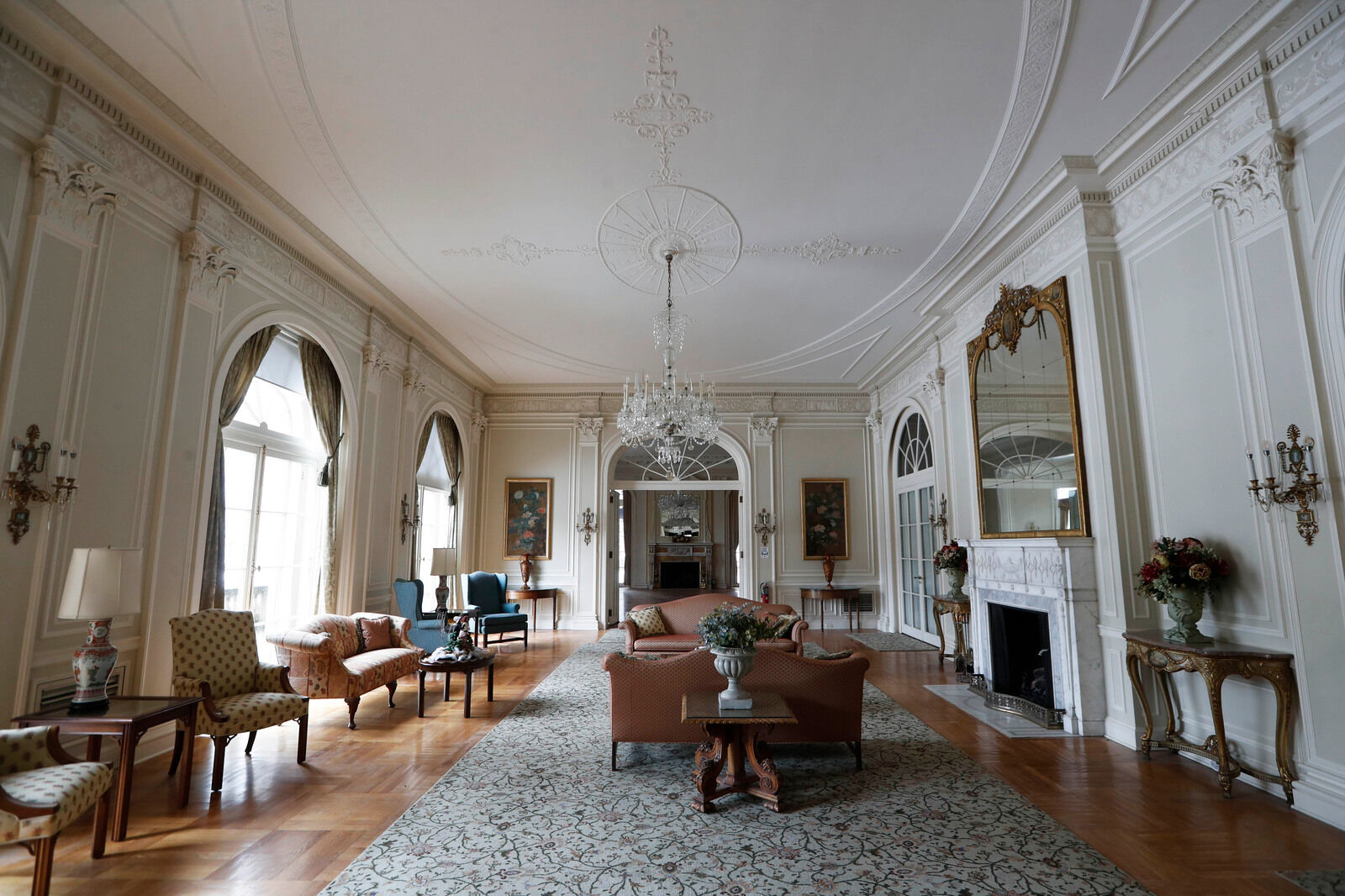 Room to mingle